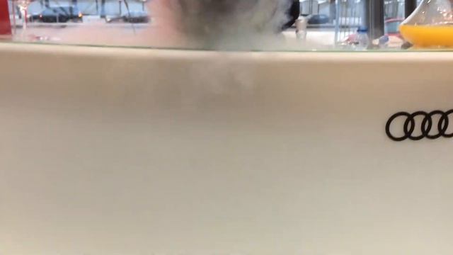 Молекулярный и крио бар на презентации автомобиля смотреть онлайн