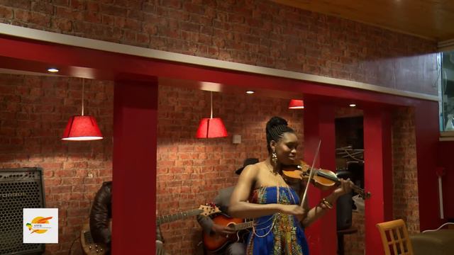 Melika The Violinist with ARFBi Live Medeley смотреть онлайн