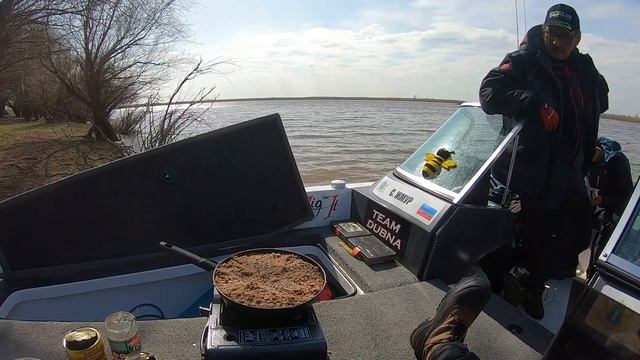 Мартовский судак в Астрахани с Сергеем Жмуром смотреть онлайн