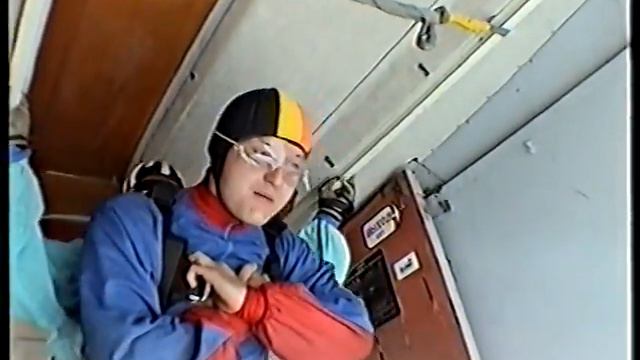 Прыжок с парашютом.VOB смотреть онлайн
