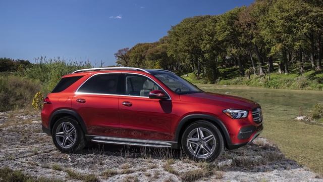 How Much Better Is the New 2020 Mercedes-Benz GLE? смотреть онлайн
