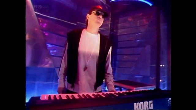 Cubic 22 - Night In Motion - TOTP - 1991 смотреть онлайн