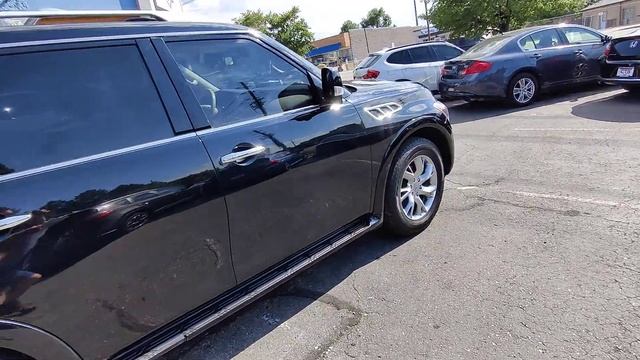 2012 Infiniti QX56 AWD смотреть онлайн