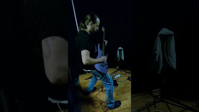 Пилот ч/б (Cover) смотреть онлайн