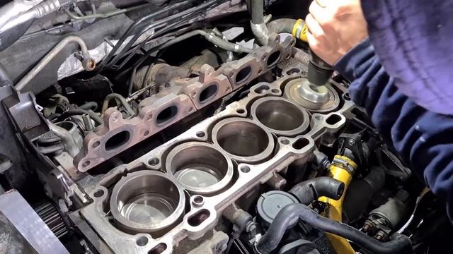 FORD FOCUS ST225 Cleaning pistons смотреть онлайн