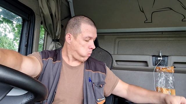УТРО В МАШИНЕ НА ДАЛЬНОБОЕ смотреть онлайн