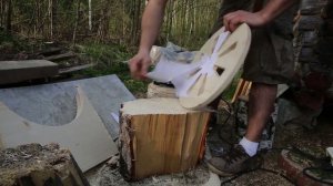 Простое колесо из дерева.