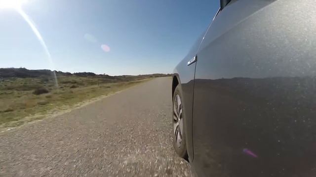 Volkswagen e-Golf 300 - 2018 смотреть онлайн