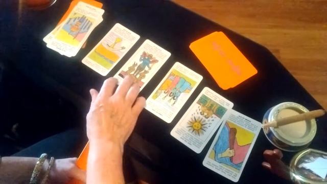 Tarot Reading with Cc смотреть онлайн