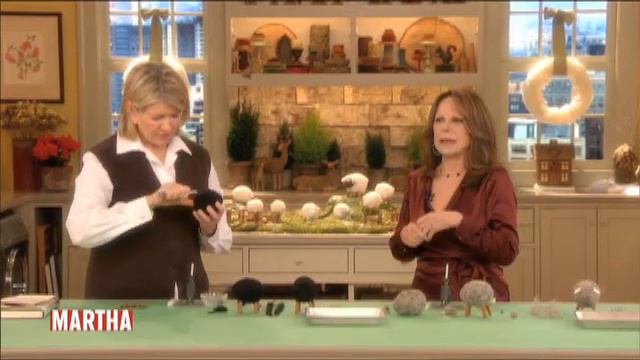 Crafting with Martha and Marlo Thomas | Marlo Thomas | Martha Stewart смотреть онлайн