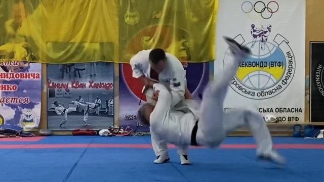 Осенний скрип хапкидо… когда в зале холодней, чем на улице… смотреть онлайн