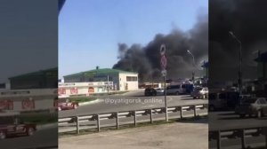 В районе рынка «Лира» в Пятигорске случился пожар