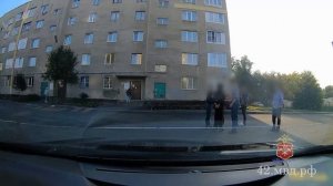 В Кемерове полицейские задержали несовершеннолетнего курьера-мошенника
