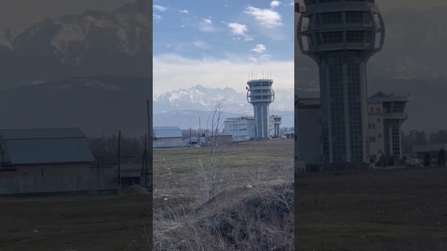 Алматы. Вид на горы со стороны аэропорта. Казахстан. Kazakhstan. Mountains. Spring смотреть онлайн
