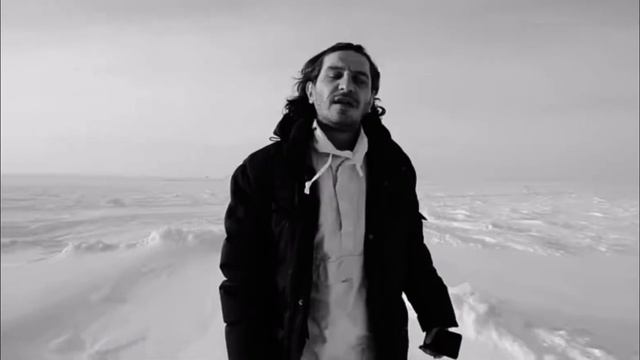 Фонтанчик с чёрным дельфином ? смотреть онлайн