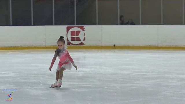 Полина защитила норму юный фигурист и сразу заняла 3 место смотреть онлайн
