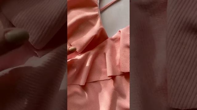 Сдельный женский купальник Розовый с рюшами - слитный красивый 2021 в розовом цвете с воланами смотреть онлайн