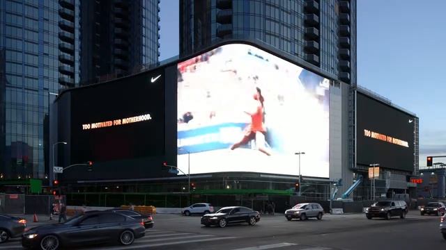 Медиа фасад с угловым изгибом смотреть онлайн