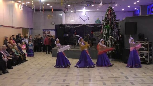 Танцевальная студия ЭЛЕГАНТНОСТЬ.«Нам года не беда!». МБУ ДКДЦ «Полёт»,11 декабря 2018 года. смотреть онлайн