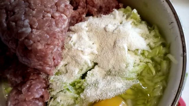 Мясные котлеты с добавлением соусного кабачка!!! Очень просто,бюджетно,вкусно и полезно! смотреть онлайн