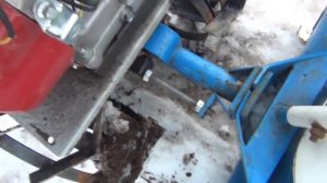 Прицепное снегоуборочной приставки к мотоблоку