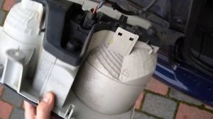 Замена лампочки заднего фонаря VW Touran