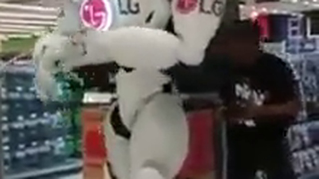 Робот танцует смотреть онлайн