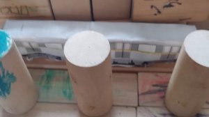 парад. поездов метро из бумаги.