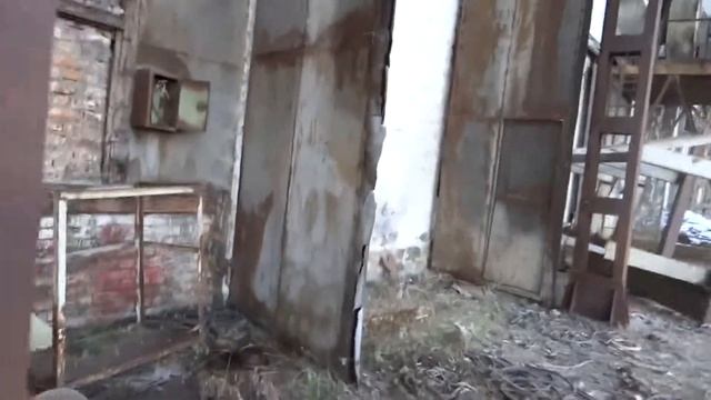 Scout Krasni Traktor смотреть онлайн