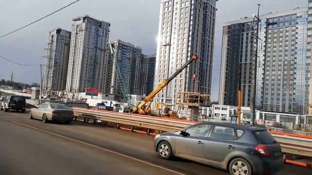 От метро Ботанический сад к комплексу Грин Парк пешком. Дорога - одна большая стройка. смотреть онлайн