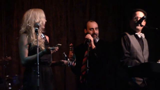 Kenny Davidsen & Savannah Smith - Happy Christmas War Is Over смотреть онлайн