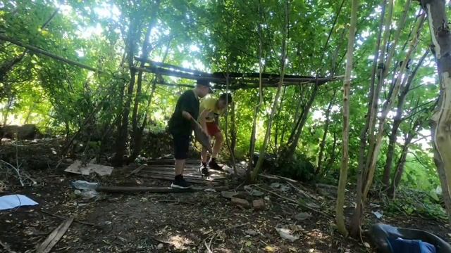 Как сделать шалаш и скамейку!! смотреть онлайн