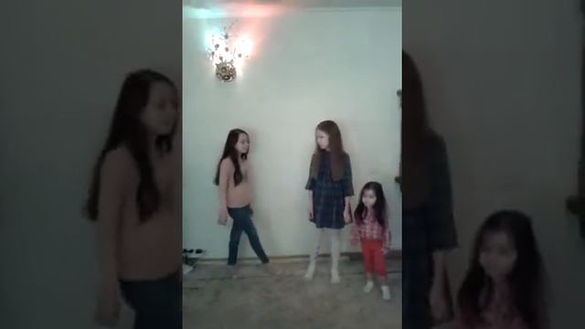 Песня половина Ульяна и Ева ))) смотреть онлайн