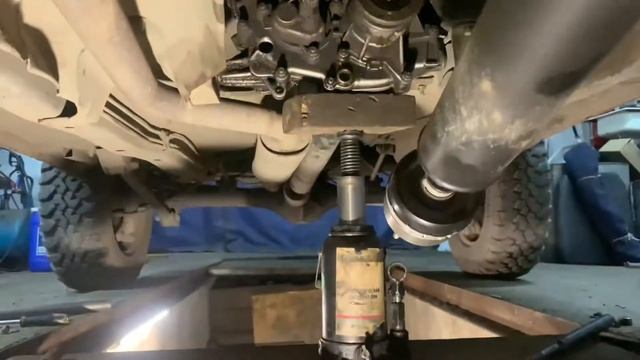 Снятие ШРСУСового кардана переднего и заднего моста Нива Шевролет.