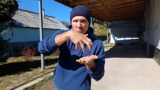 Засыпаю гравием заезд во двор. I fall asleep with gravel in the yard. смотреть онлайн