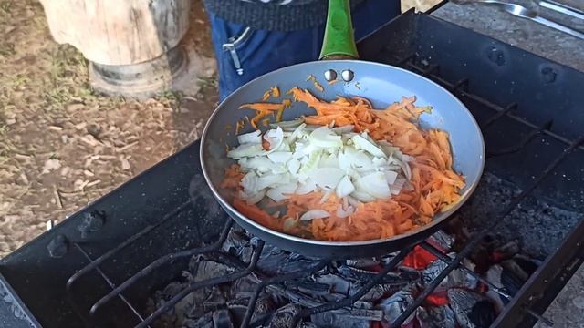 СКУМБРИЯ НА МАНГАЛЕ. ФАРШИРОВАННАЯ РЫБА. ГОТОВИМ НА МАНГАЛЕ. РЫБА ГРИЛЬ смотреть онлайн
