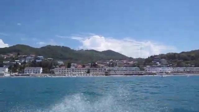 Эллинги в Лоо номера на берегу моря видео смотреть онлайн