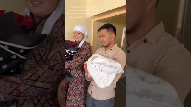Динара Багышбаева: Төрөт үйүнөн чыкты.Кызынын атын Амира койду #выпискаизроддома смотреть онлайн
