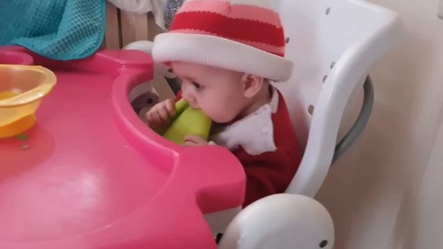 Замкнуло проводку ?. Чуть не случился пожар ? Какие опасные гирлянды... смотреть онлайн