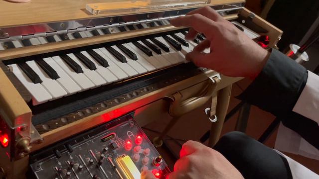 Ondomo Ondes Martenot Demonstration смотреть онлайн