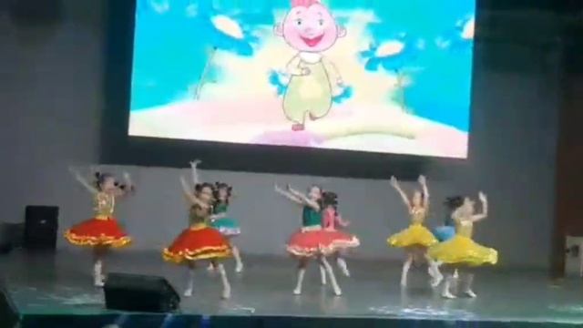 Конкурс.Группа "Малинки" танец "Лялечка танцует" ,дети5-6лет. смотреть онлайн
