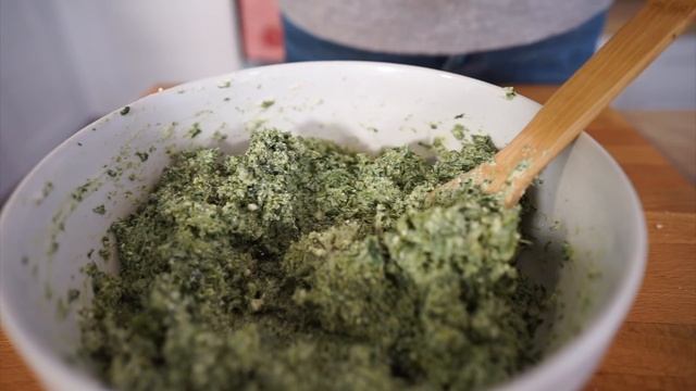 TORTA PASQUALINA con impasto tradizionale fatto in casa ripiena di ricotta e spinaci смотреть онлайн