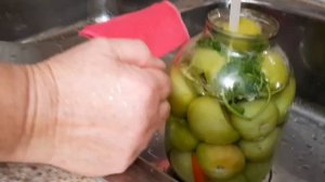 Соленые зеленые помидоры на зиму/ Быстро и вкусно/ готовит свекровь/  Зеленые помидоры.