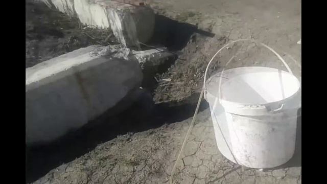 чем боротся с сорняком!!! и мои спасенные огурцы в теплице!!!! смотреть онлайн