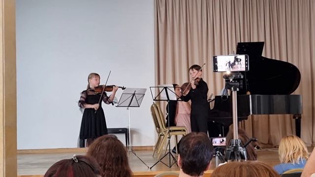 Д.Б.Шостакович Гавот исп. Юденич Надежда (скр.) Успенский Андрей (скр.), Заруднева Варвара (ф-о) смотреть онлайн