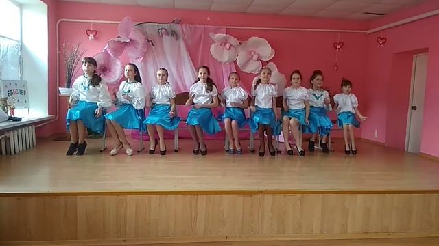 Гурток "Червона калина" музична композицiя " Вiночок українських мелодій" смотреть онлайн