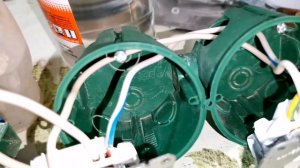 Установка четверной розетки. Блок из четырёх розеток.