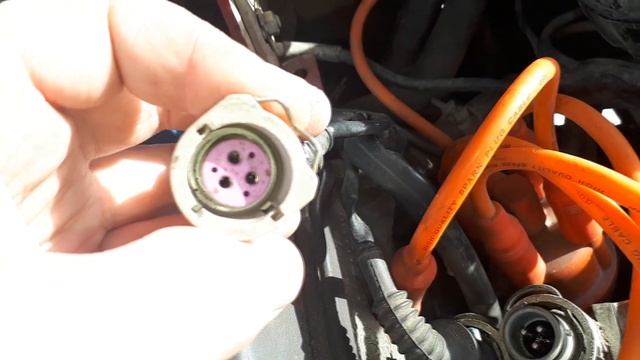 НЕ ПОКАЗЫВАЕТ ТЕМПЕРАТУРУ НА ПРИБОРКЕ АУДИ 80