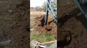 работа экскаватора юмз на импортном распределителе и 2 насоса нш 32 и нш 100 в паре