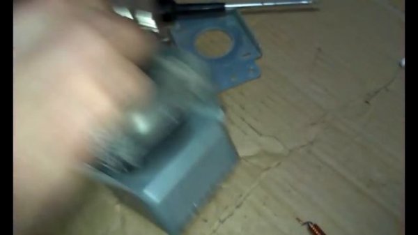 Что внутри магнетрона?